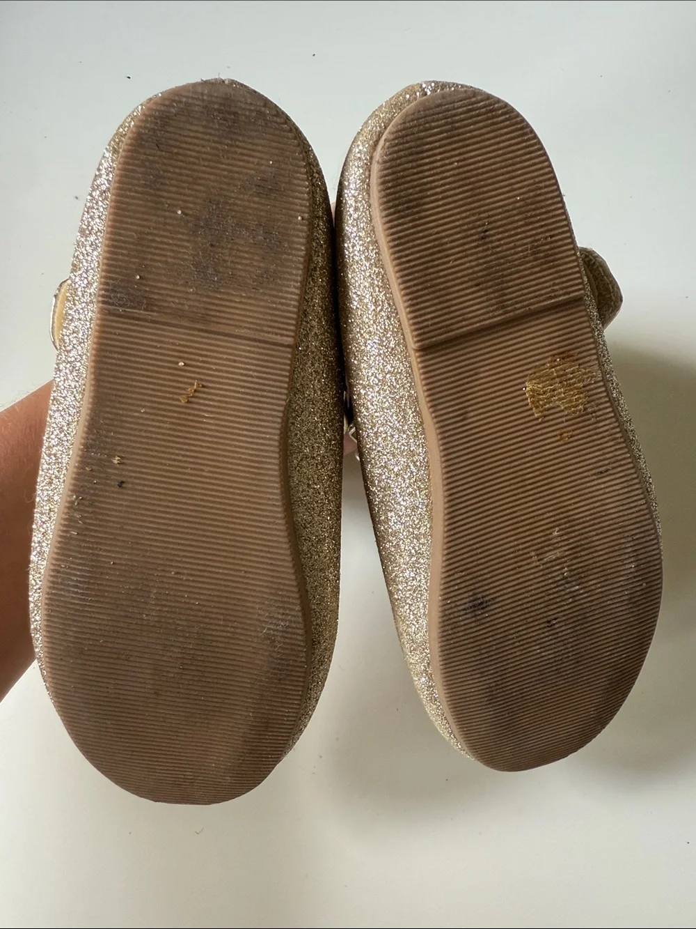 Felix & Roy Girls' Gold Glitter Mary Jane with Pearl Embellished Strap
